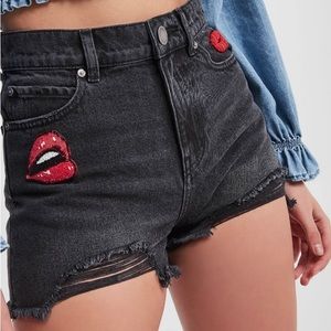 Pinko black denim shorts with embroidered sequined red lips ♥️